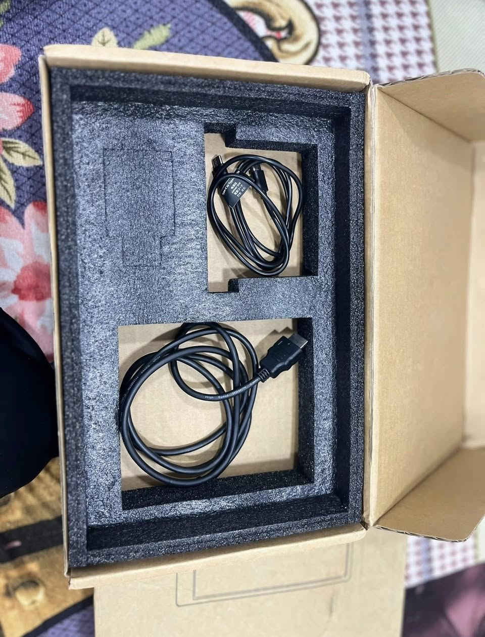 سلام عليكم
امراوس  ويه لابتوب أو غير شي


**إذا كنت صاحب هذا الإعلان وتريد حذفه لأي سبب، رجاءا أرسل رسالة إلى الدعم الفني**