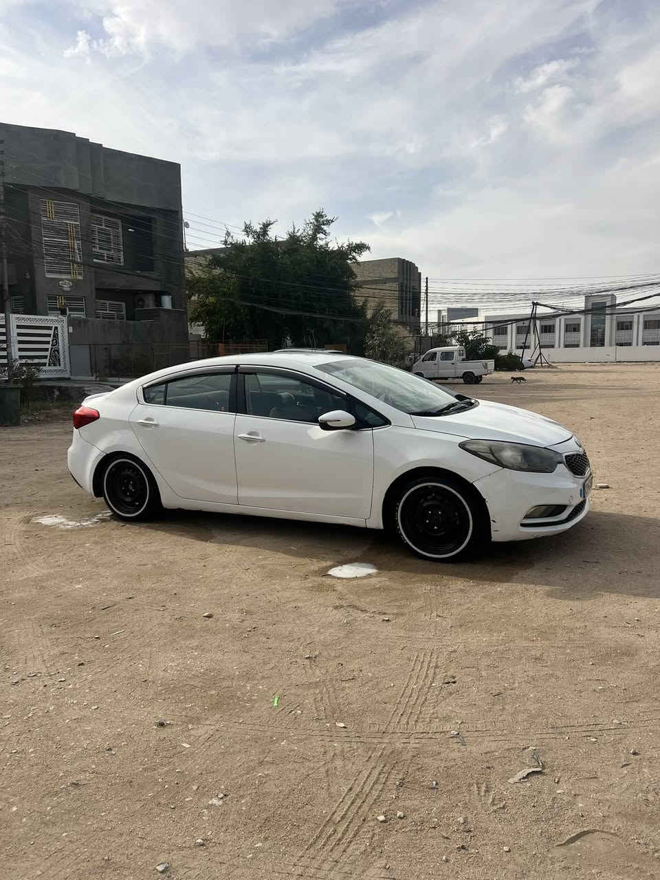 سلام عليكم سيراتو 2014 خليجي
مواصفات نص فول رقم أربيل وكاله عامه بسمي 
سنويه بسم عربي نافذه ل2029 هزه جديده تريد تحويل تريد وكاله بيها صبغ بنيد وجاملغ تبديل امامي عكس السايق وبيها صبغ مكانات زغار بدون دواخل موجودات بلمنشور مكاني كربلاء حي الوفاء للاستفسار اكثر اتصل ***********
السعر (100)وبيها مجال
