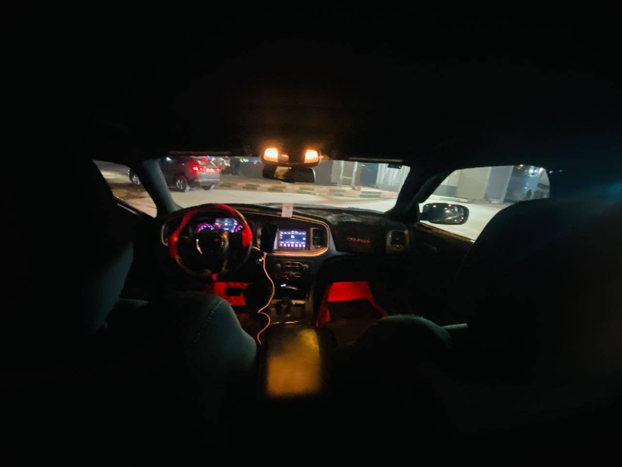 سلام عليكم دوج جارج sxtplas للبيع السعر: 215$
ومجاله بصيط حق جيتك
   حدث بصيط قطعه فقط بنيد مبدل بدون دواخل ابد 
 كير محرك كفاله 
وشوف صور الحادث وسونار منزلة واقرة التفاصيل واتصل وتشلع عيوني 

جارجر. 2020 sxtplas
لون رصاصي غير محدد
العداد: ٦٥mi
رقم بغداد الجديد باسمي  وكاله تحويل حاضر 
المحرك : V6.  3.6L 
سياره تو ويل 
المواصفات فتحه قماره +دمام خلفي بلادي
شاشه وسط مع نظام ملاحة GPS 
 مقعد السائق كهربائي 
 حساسات مع مانع تصادم خلفي . 
 تشغيل عن بعد 
 ستيرن كهربائي 
 محدد سرعة 
 تلفون بلوتوث 
 كاميرا خلفية 
 مرايا متحسسة للاضاءة العالية 
صور الحادث مرفقة مع السونار 
بجم 
كير محرك كفاله 

للتواصل*********** يوجد واتس 

العنوان بغداد الكرخ (قرب تقاطع دروي) 📍
