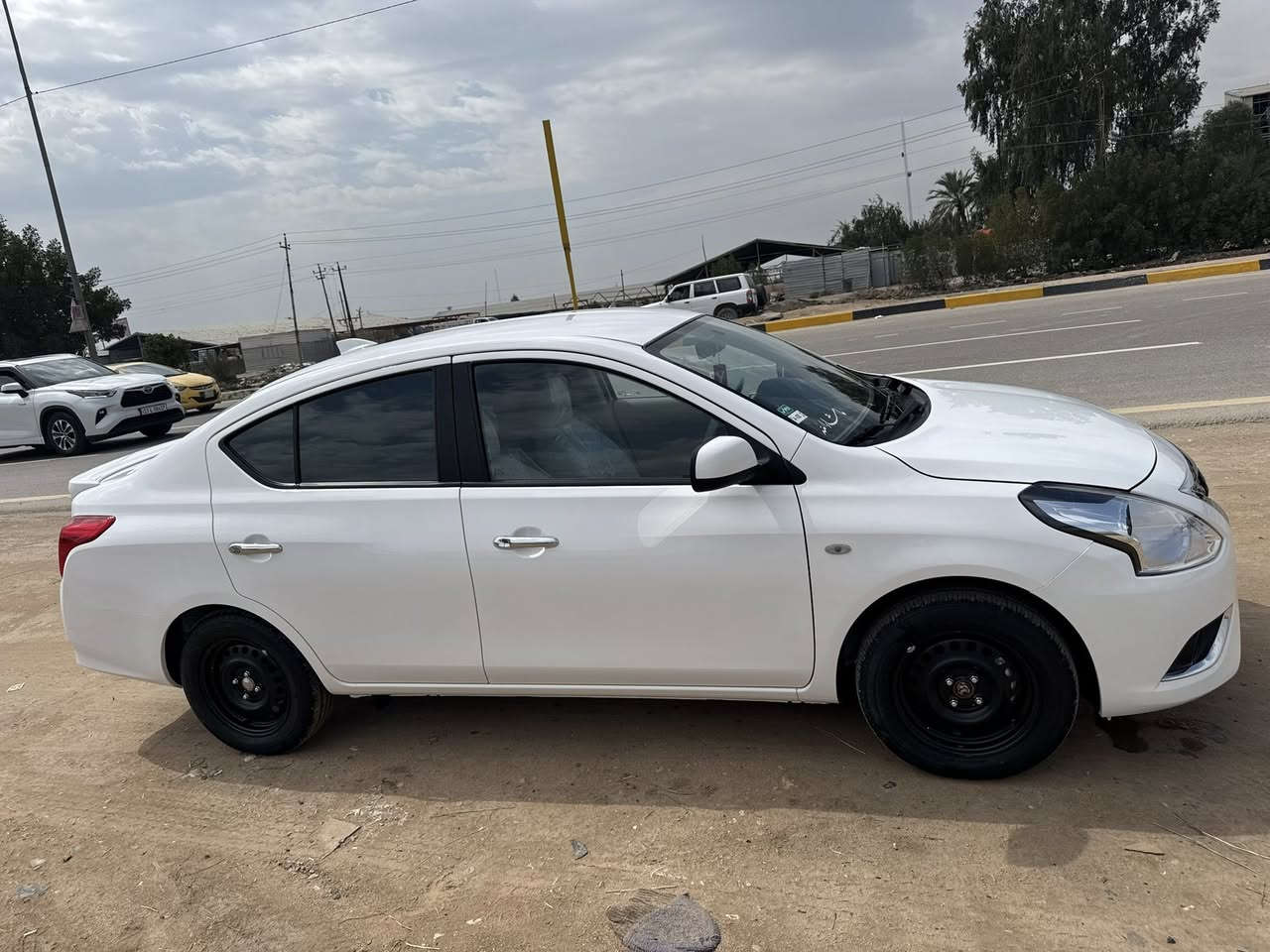 سلام عليكم ورحمة من رخصت لمدير) نيسان صني هندي ابو بليته زركه سياره جديده رقم ربيل ) لبيع لو ***********مراوس بجارجر حسب لقناعه وكون لفرق قليل مكاني بابل مرةز لمدينه  ) سياره مديل 25مكفوله من زلغ)
