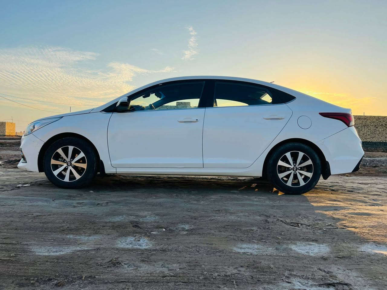 السلام عليكم اكسنت2020 خليجي 1400سياره ماشيه86الف سياره جاهزه كير 6نمر تحكمات ستيرن اشاير بلمري  مكانها ديوانيه بسمي محرك مفتوح راجع وكاله سونار موجود بلمنشور السعر 115وبيها  مجال ‏‪***********‬‏
