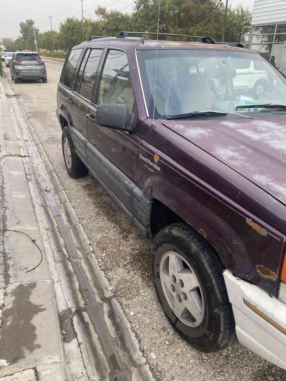 شباب السياره موديل ١٩٩٤ محرك ابلادي 
حداديه كامله 
كهربائيات مابيه عيب
كشنات كهرباء 
تدفئ +تبريد رقم الماني كامل بس اتروح تستلمه 
شرط التحويل 
ملاحظه/👇
🚗مابيه ضربه بس اتريد صبغ  السياره على بلاد صبغه اتريد ماتصبغ هم بعد يمك///السعر٥٥وبيه مجال***********
