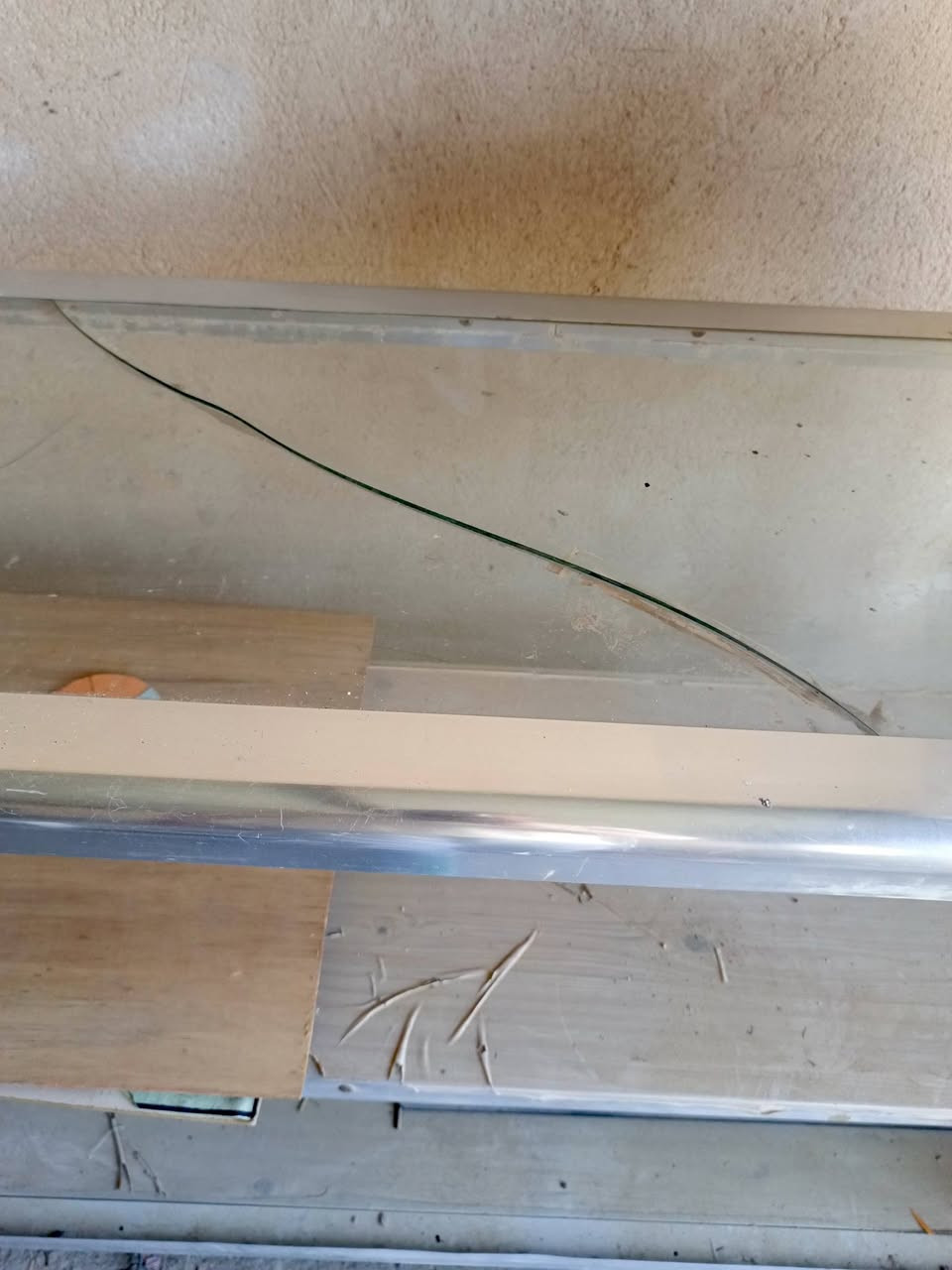 السلام عليكم
غراض متنوعة للبيع 
1-ميز طعام خشب زان ثقيل جدا اربع كراسي يحتاج دوشمة وصيانة بسيطة فقط السعر 150الف قفل 
2-مكنسة شحن بالة الماني شغالة السعر 25 الف 
3-ميز باترينه المنيوم خلنتين يصلح لاصحاب المحال والموبايلات (١.٥ متر) بعض الزجاج مكسور 
السعر 25 الف
4-جرباية اطفال رضع (كركوت)هزاز نظيف جدا السعر 25
٥-شاشة كار بلي (نظامي اندرويد وابل) جديدة غير مستخدمة السعر ٤٠ الف
للاستفسار التواصل على الخاص


**إذا كنت صاحب هذا الإعلان وتريد حذفه لأي سبب، رجاءا أرسل رسالة إلى الدعم الفني**