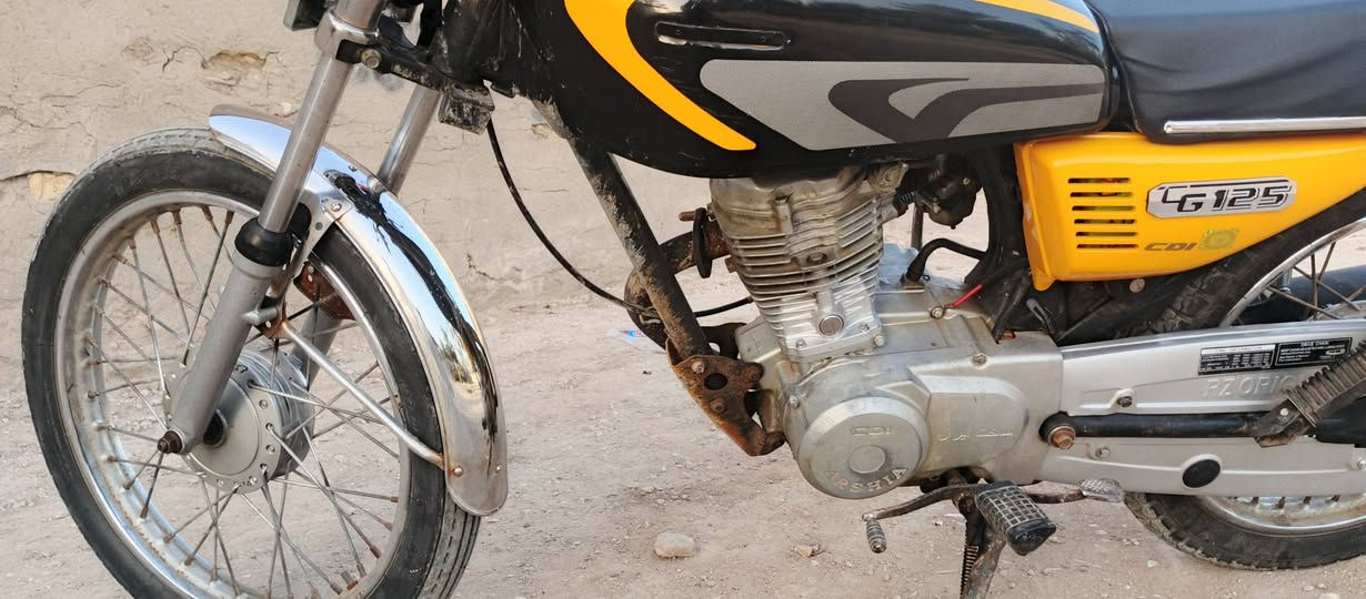 اربع كير للبيع اوراق موديل 14
كهربائيات كلهه شغاله المكان طوريج 
السعر 375 وبيهه مجال و يدلل الشراي 
***********
