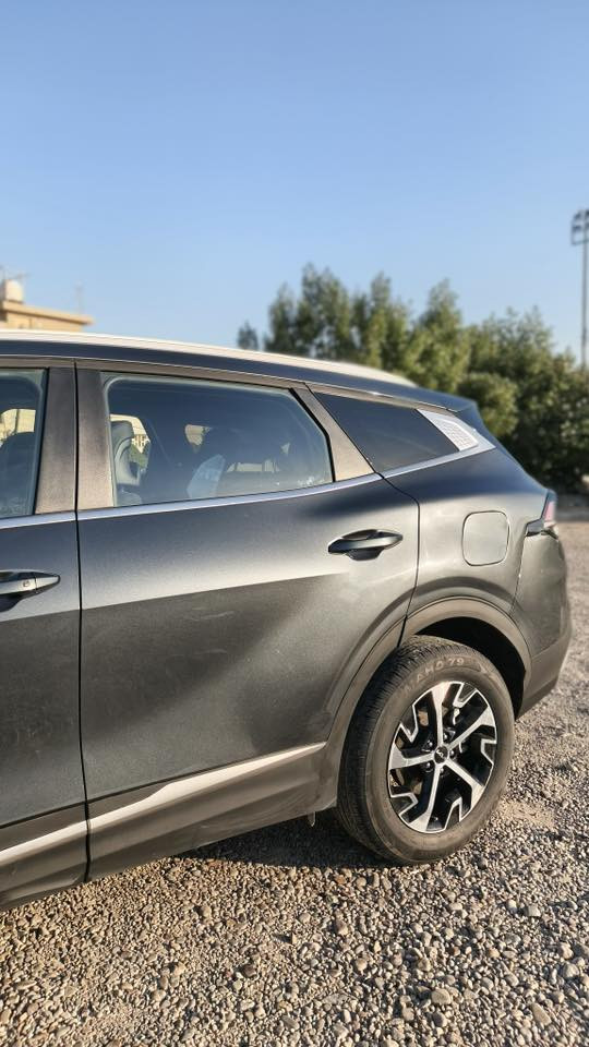 سبورتج هايبرد موديل  ٢٠٢٤ للبيع
ماشيه ١٤ الف ميل 

دخول جديد 

فئه EX 

حادثها موجود بالصور

خلفي بسيط ما واصل للداخل ابد 

ايرباكاتها كلمه سليمه 

بيها قطعه صبغ وحده وشويه من الباب  

سياره جديده وريحه الشركه بيها 

اقتصاديه وصاروخ ماشاء الله  وسياقتها كلش حلوه 

الي مجربها يعرف عن شنو دا احجي 

مواصفاتها كلش حلوه وخدمية

والهايبرد مالتها كلش نظامه حلوه راح يوفر وقود بالازدحامات  

مكانها بغداد الدوره 

***********
