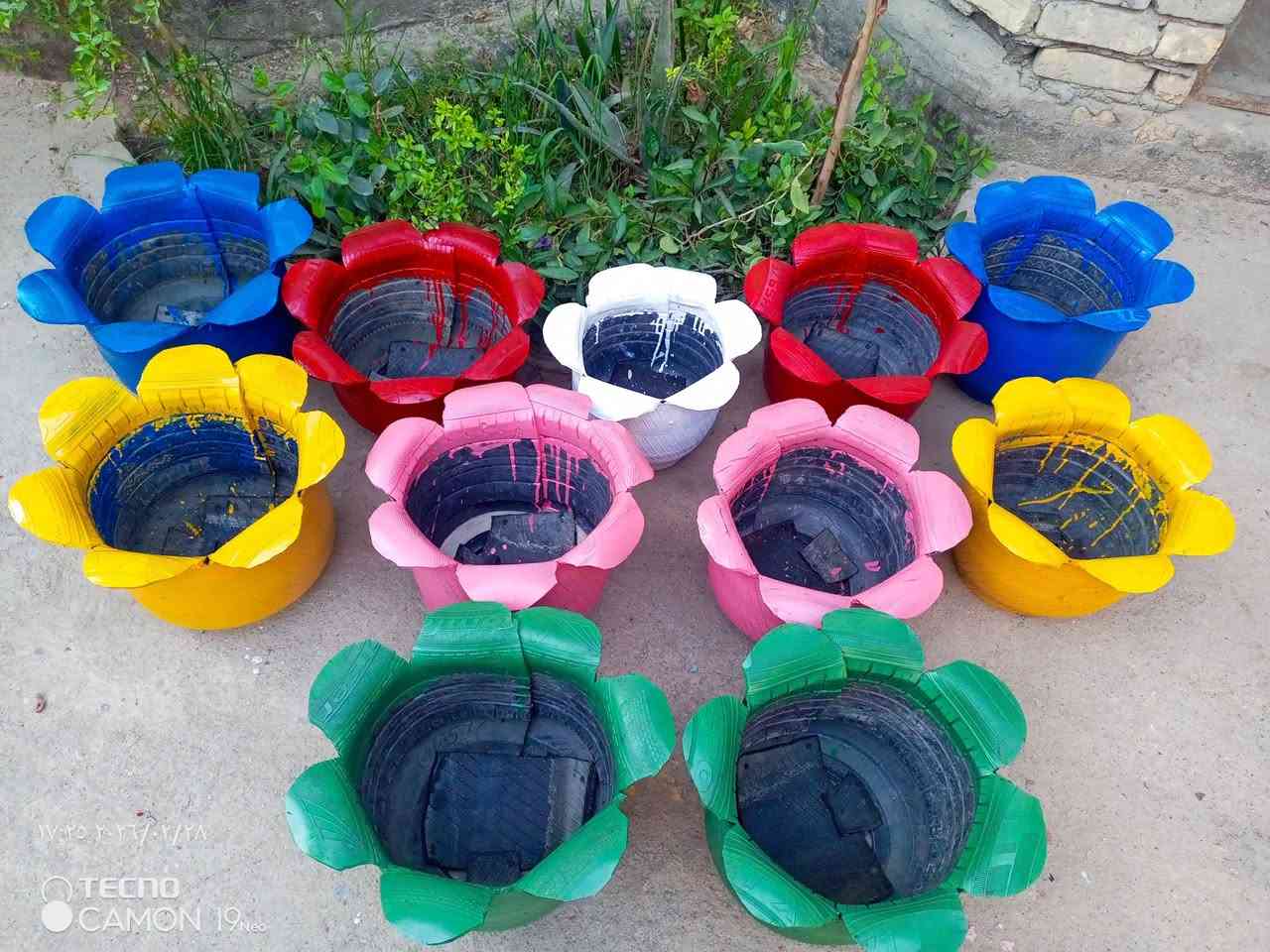 على بركة الله 
طلبيات إحدى المدارس في مركز الناصرية 
سنادين مصنوعة من التايرات 
سعر القطعة الحجم الصغير. 3.500
3.     قطع.  ب10.000
للعلم يوجد مع كل طلب 
 ورد الصباح مجانا 
وبعض البذور 
للحجز والاستفسار الاتصال على الرقم 
*********** بيه واتساب 
يوجد توصيل محافظات 
يوجد توصيل اقضية ونواحي
