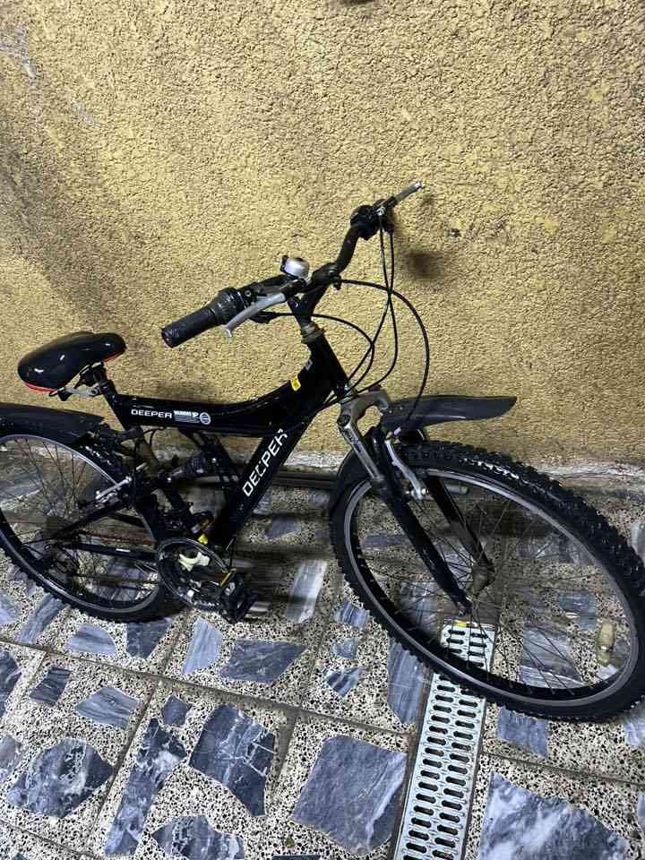 السلام عليكم 
للبيع بايسكل حجم 26 كير 
جاهز ومابي اي نقوصات 
بس البريك الخلفي شويه يرادله تصليح
مكاني بغداد الغدير ساحه ميسلون
***********
رايده ب 90 الف وبي مجال
