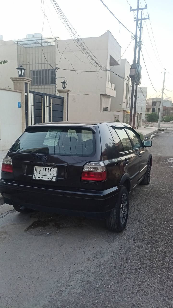 كولف نفخ موديل ١٩٩٣ نينوى
محرك معمر جديد ع ايدي وكير بشرط 
مصبوغه عام جماليه كوبون بانزين بيها صاحبها الشرعي موجود شرط التحويل السعر ٤٠وبيها مجال قليل للتواصل ع الرقم ***********
