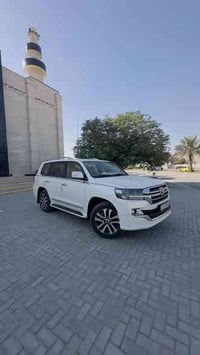 لاندكروز GXR • ٢٠١٩ • ١٩ ألف كم