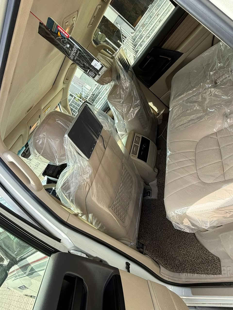 تحيه طيبه لاندكروز موديل 20 شركات فول مواصفات. واحد ع واحد  4 كامرات. زراك لايت دبل مواس شاشات خلفيه كرسي كهرباء تشغيل عن بعد سياره مكفوله رقم اربيل نكليز هزه جديده سنويه جديده بسمي شخصين تريد وكاله تحويل كوله مضمون مكان سياره بالنجف ***********
السعر المطلوب 485 ورقه وبيه مجال بسيط بيع فقط ماشيه 92 الف
