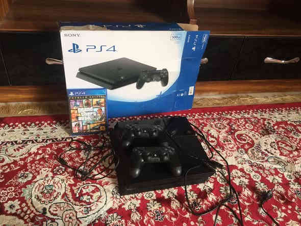 بلاي ستيشن 4 اسلم للبيع السعر 250الف بي مجال نضافة فول  الرقم 👈👈 العنوان ديالى الخالص  مستعجل بلبيع ‭0771 325 8812
