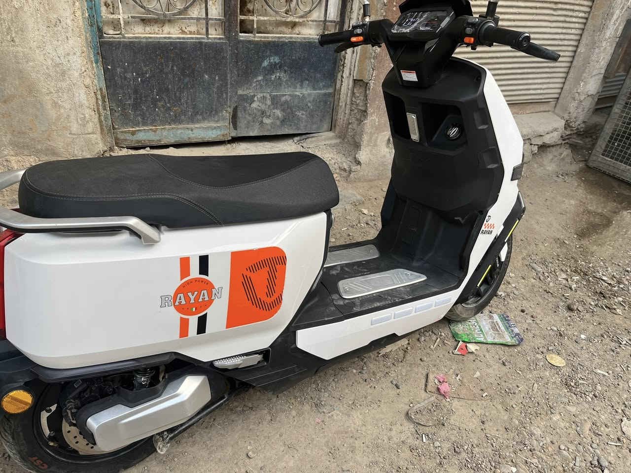 ريان وحش الكون للبيع 925 جديده كلش تاخذه من باب بيت اي شي بيها رجعه ***********
