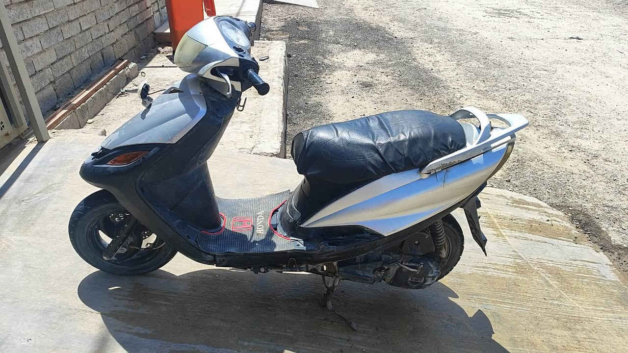 للبيع عطلهاا بس السلف والايت فقط الباقي شغال رايدهاا ب250 بيهاا مجال *********** رقم صاحبهاا اتصل خاص مارد

