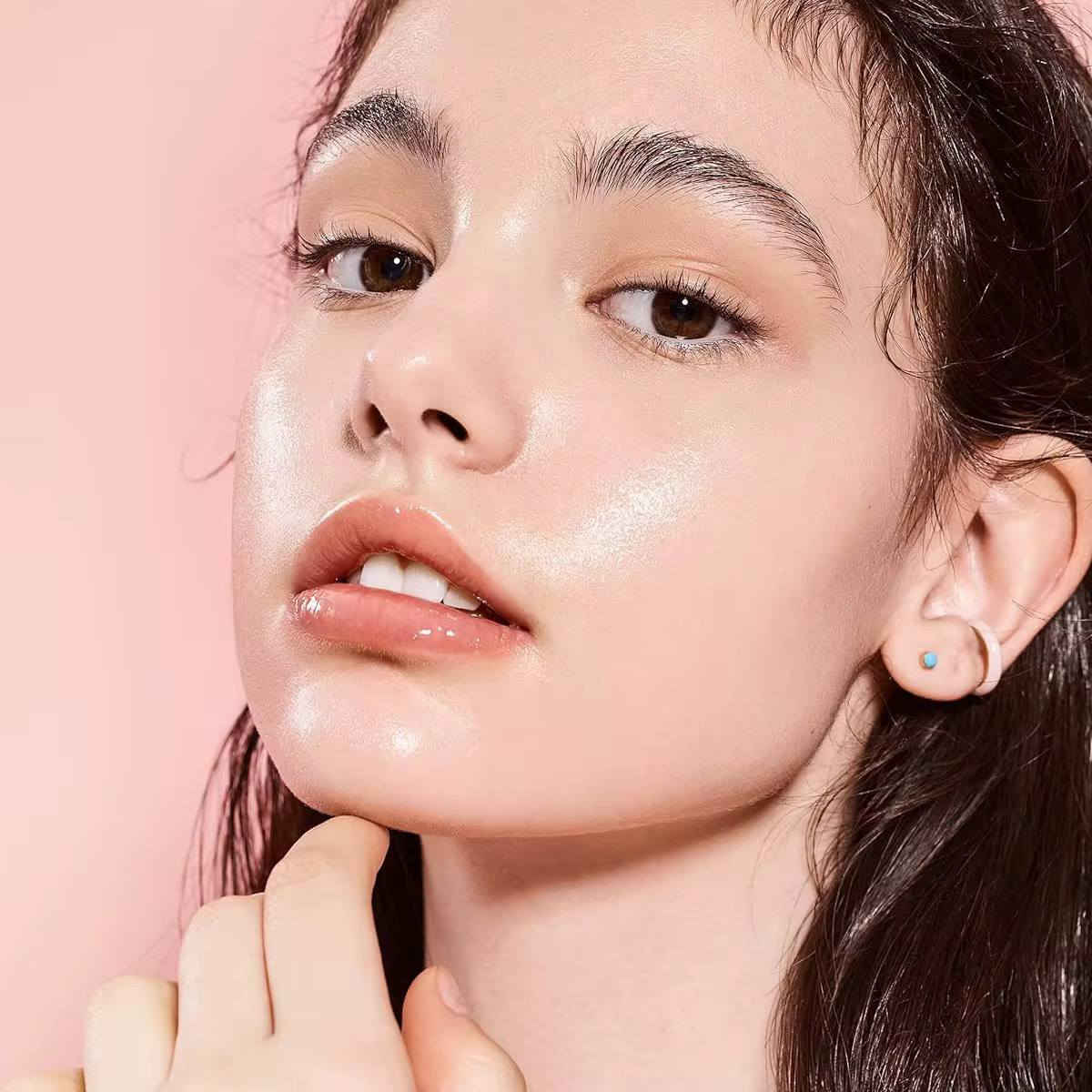 Lip Sleep - Balancium Ceramide Lip Butter Sleeping Mask
قناع الشفاه المرطب ليب سليب الكوري 🇰🇷🇰🇷بزبدة الشيا والسيرامايد من كوسركس - 20غ 

*قناع  يعمل على ترطيب الشفايف بعمق من كوسركس. بتركيبة مريحة وغيرلزجة ومناسبة للإستخدام بأي وقت ومكان 😘
* قوام مريح.
* غني بخلاصة زبدة الشيا والسيراميد الطبيعي.😍

✅يمنح الشفتين حاجز حماية مثالي.
✅تركيبة خالية من العطور.
✅خالي من العطور.
✅خالي من الألوان الصناعية.
المنشأ كوريا الأصلي 🇰🇷🇰🇷


**إذا كنت صاحب هذا الإعلان وتريد حذفه لأي سبب، رجاءا أرسل رسالة إلى الدعم الفني**