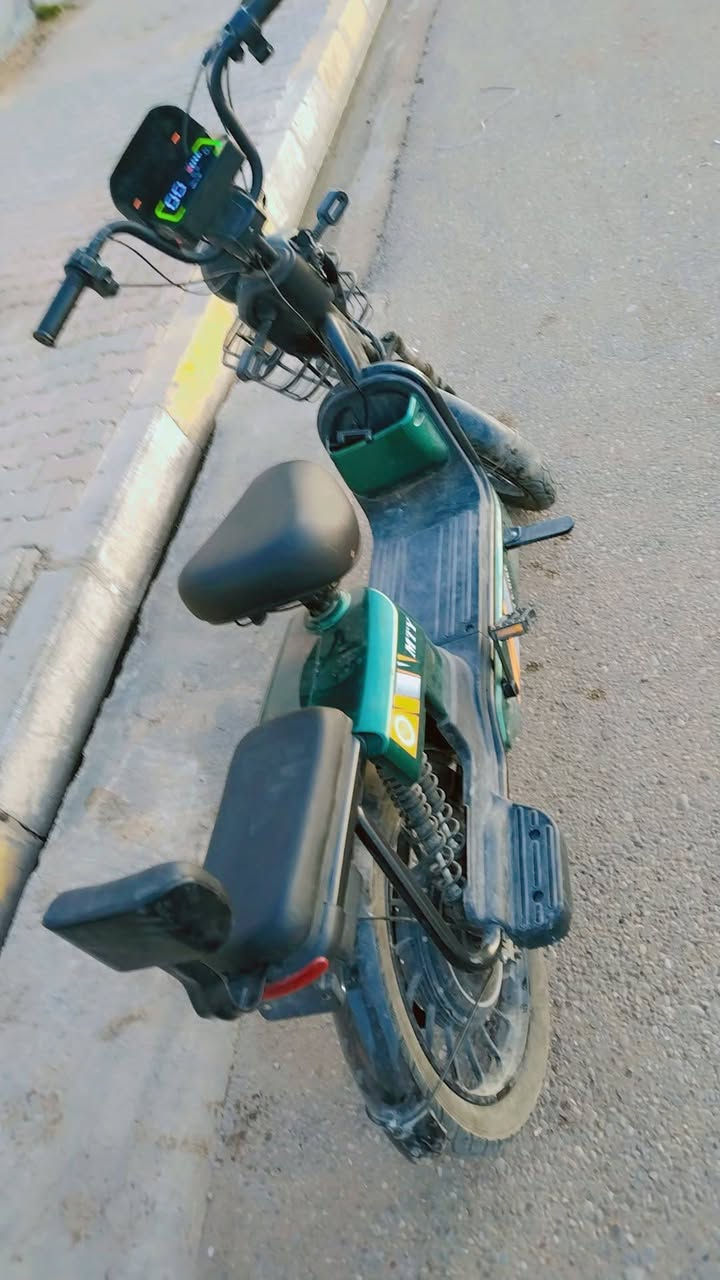 سلام عليكم بايسكل للبيع حجم 20 كل عيب ما بي 5 بطاريات جدد بل شرط كل عيب ما بيهن 
اشاير شغالات لايت عالي ناصي بي سويجات 2بصمه2 4دبلات خلفيه عنوان كركوك حي العسكري سعر 350 بي مجال ***********
