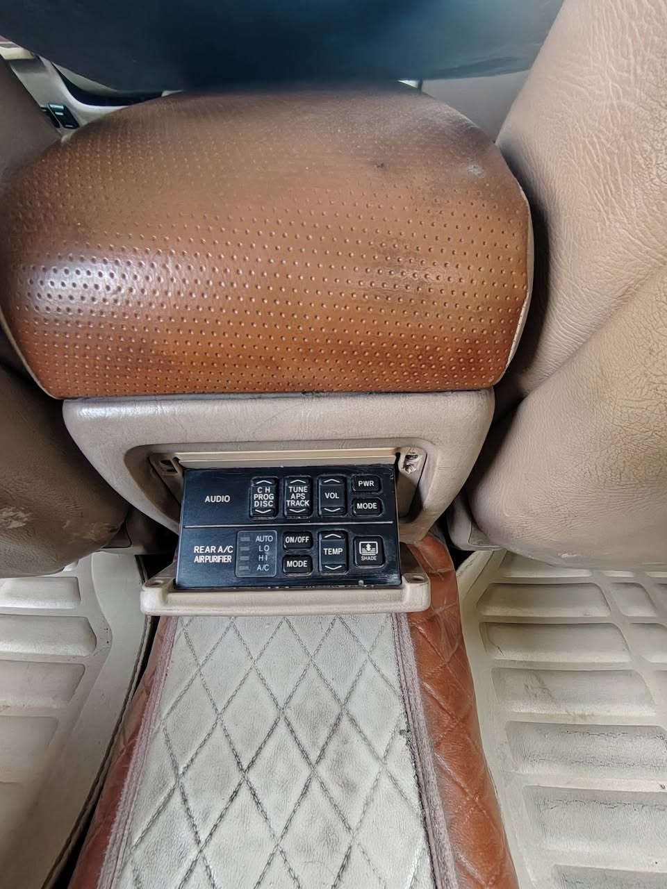 سلام عليكم ملكه للبيع فول مواصفات ماعدا فتحه اربع دكم كرستال اصل مكفوله كفاله عامه كص اونقل اوصبغ اوضربه حته من تبديل مكفوله رقم انكليزي بسمي قرار 48 سعر 135 بيه مجال رقم هاتف ***********
