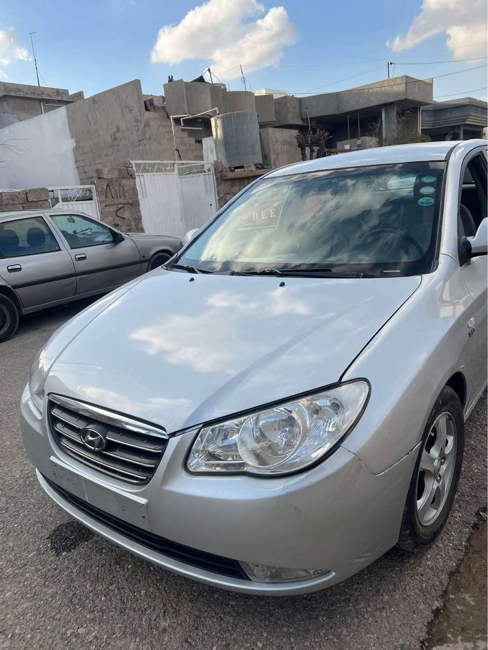 فروشتن ئاڤانتي 2008 
سعري 46 مجال 
بيبؤياغه سه ياره كه سبوغي نيه به س شوين براوه ي بوياغه
سه قفي وه ك شوشه وايه جالو شوخت بشرت
كه ڤه ر گوراو به شه رت ته قه و ره قه به شه رت جركه ي تيا نيه ده عامي بو دعامي بشرت شوين كؤيه:*********** كويسينجاك, أربيل
