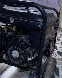 مولد 5KV ونص للبيع مستعمل شي قليل جدا التفاصيل بالفديو للاستفسار الاتص...