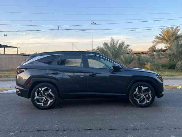 السلام عليكم توكسان 2022
فتحه 
بصمه
باب خلفي كهربائي 
سايدبريك بصمه
3 انظمه قياده
كراسي كهربائية 
رادارات جانبيه
ماشيه 67000
الحادث واظح ويرادلها صبغ الباب نفسه
السعر 190 وبيها مجال
مكاني بغداد السيديه قرب جامع شاكر العبود
***********
