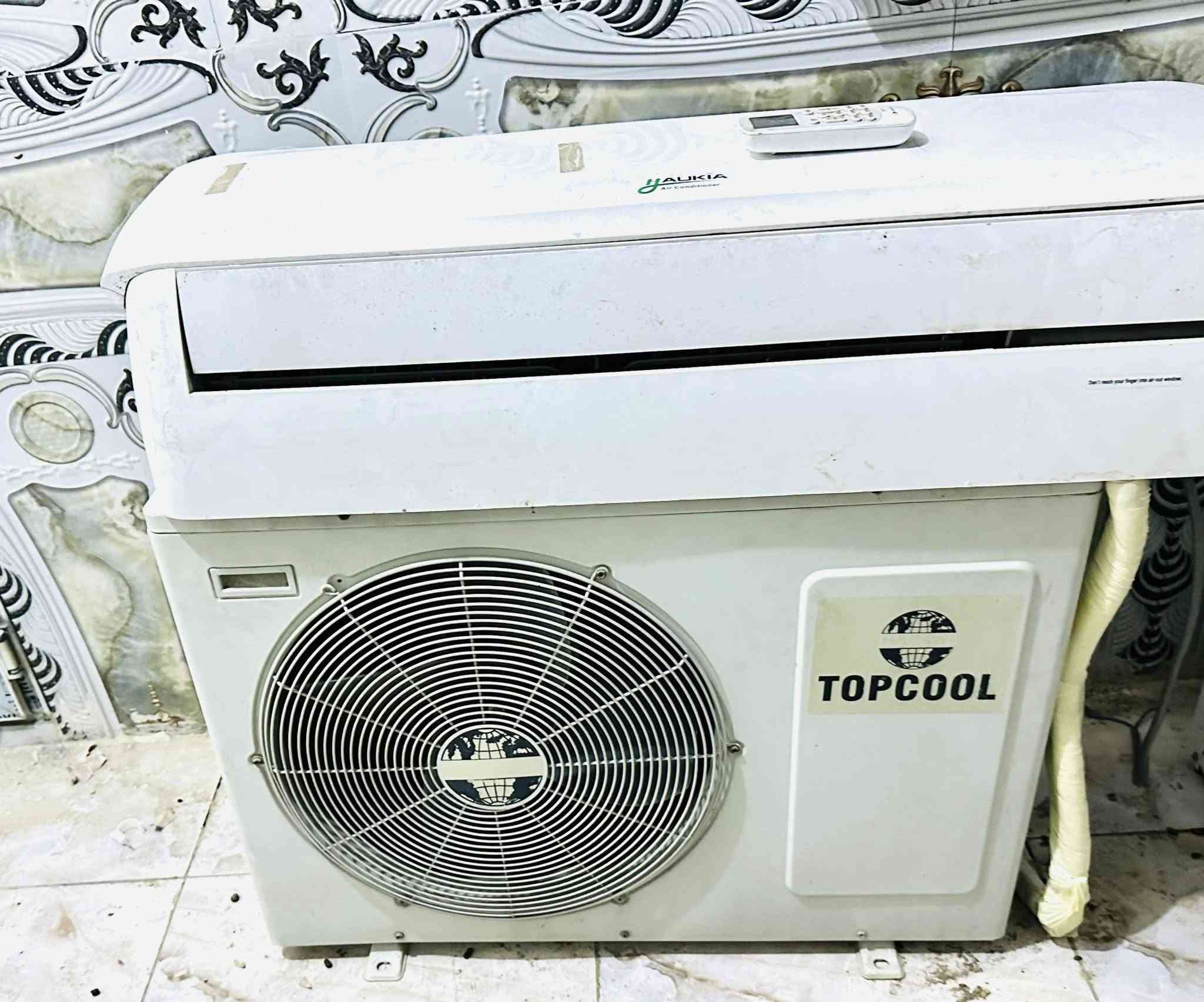 السلام عليكم
السلام عليكم سبالت عدد 2 طن ونص 
توب كول  
دنكا 
كاملات مع الملحقات ومشروطات شرط الشغل والنظافه 
مكاني الناصرية مركز 
***********
