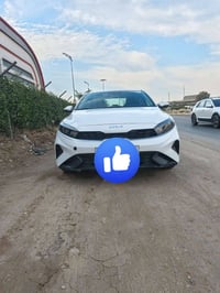 فورتي مديل ٢٤ رقم بغداد ماشية ١٨ الف مايل بدون ارباك  حادثها قبق جنطة ...