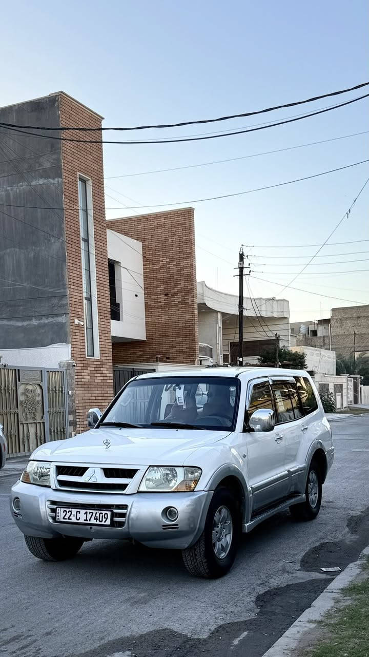 السلام عليكم باجيرو2006خليجي لون ابيض صدفي مكفوله من حادث بيه فقط صبغ باب خلفي يم اسبير على كد شبرين وباقي سياره مكفول من صبغ وتبديل مكينه كير خير من الله مبيه اي نقص سياره جديده جدا مواصفات7راكب3قطع تبريد مكينه3000فورويل لايت زنون ريمونت سويج مري شفط5ويلكب صدر الامامي وخلفي جديد تخم تاير جديد تبريد ثلج شاشه كامره حساس خلفي اسبير تعليك رقم الاربيل باسمي سنويه وهزه وبراد كله جديد تحويل ثاني يوم مكان سياره بغداد المشتل رايده90ورقه مال بيع***********
