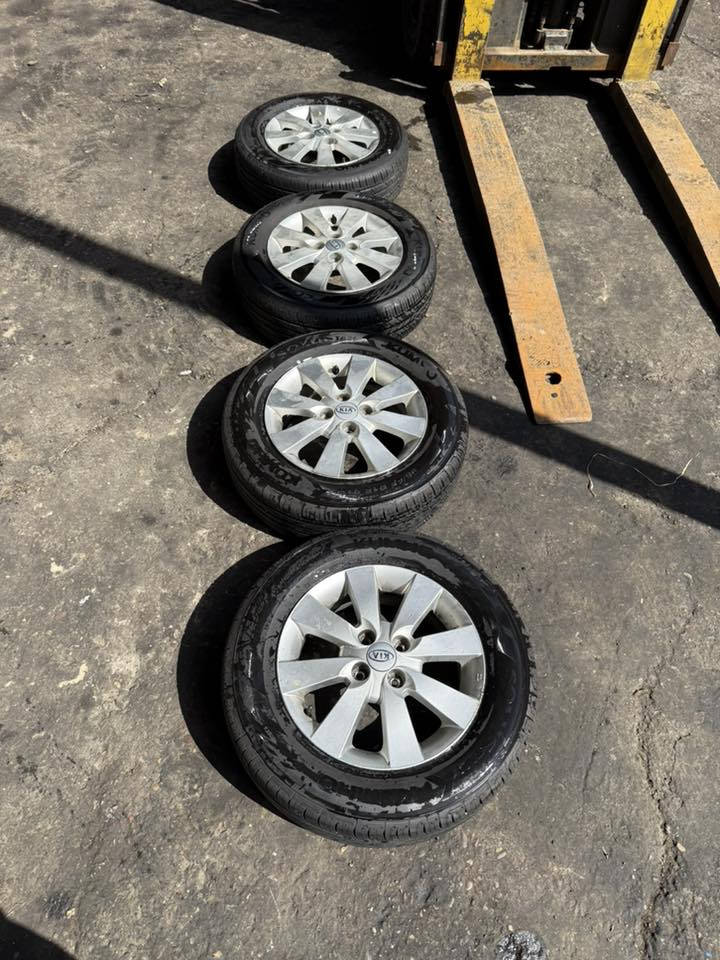 السلام عليكم
ويل كب + تايرات : مال كصه نضافتهم 98% 
الحجم 15 مال ريو 
اخوان الشراي بس يتصل 

‭٠٧٨٧ ٧٨٨ ٢٠٥٧‬
***********
مكاني الموصل الايسر صناعه الكرامه
