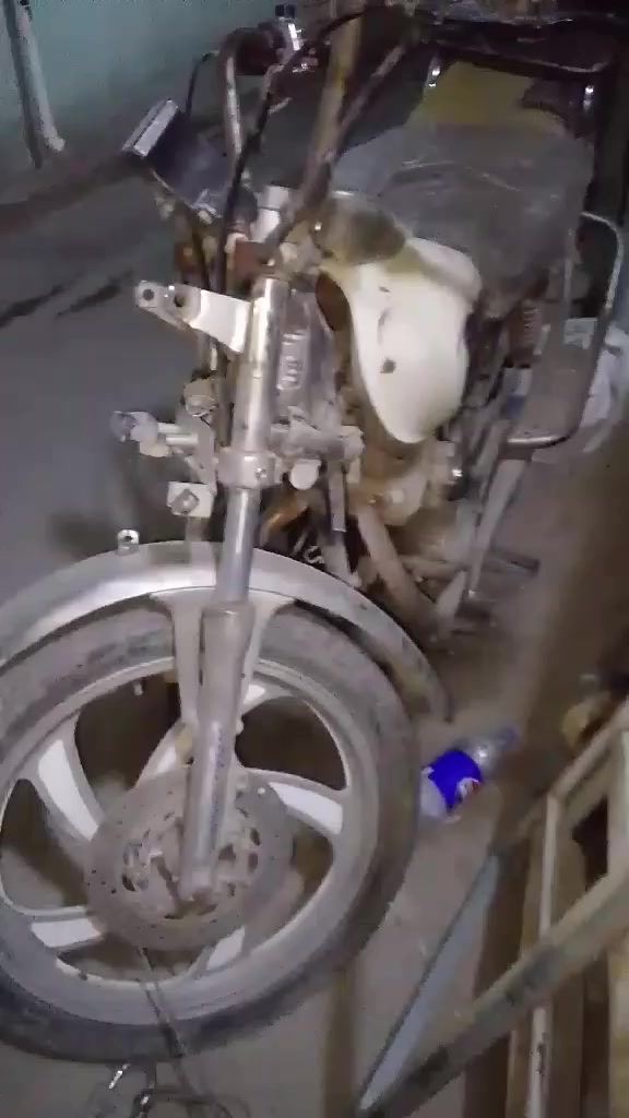 دراجه جني ايراني شغاله صالنصات عدد2 وبلكات 2 شادلها زنجبيل جديد مال بوكسر نقصها فقط تاير خلفي تعبان للبيع سعرها مناسب جدا 125 سعر نص المحرك عنواني بغداد حي تونس رقمي للتواصل ***********
