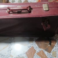 حقيبة جلد • قديمة جداً • نظيفة