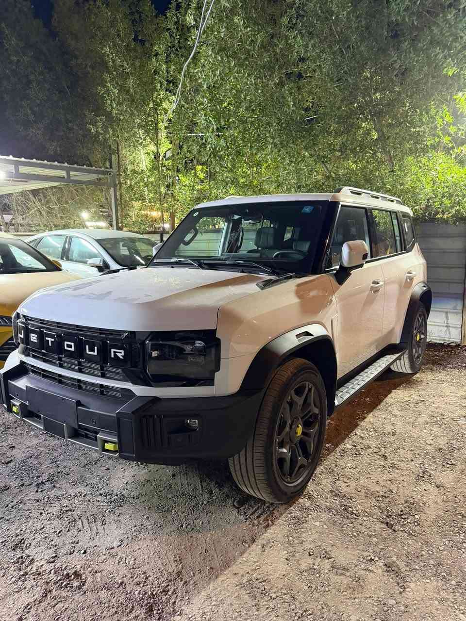 جيتور t2 2025 زيرو صفر كيلو متر داخل زيتوني مرقم بغداد كامل لوحة وسنوية السيارة صفرر زيروو مواصفات لاكجري ترهم مراوس شنو عندك عادي اراوسك مكان بغداد حي الاعلام السعر 41 و500 مرقم كامل 
***********
