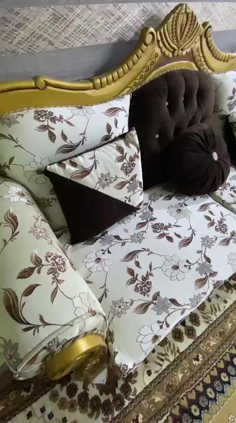 السلام عليكم : تخم للبيع رايده 750 وبي مجال 10  نفرات قنتفين واربع كراسي شراي فوت خاص


**إذا كنت صاحب هذا الإعلان وتريد حذفه لأي سبب، رجاءا أرسل رسالة إلى الدعم الفني**