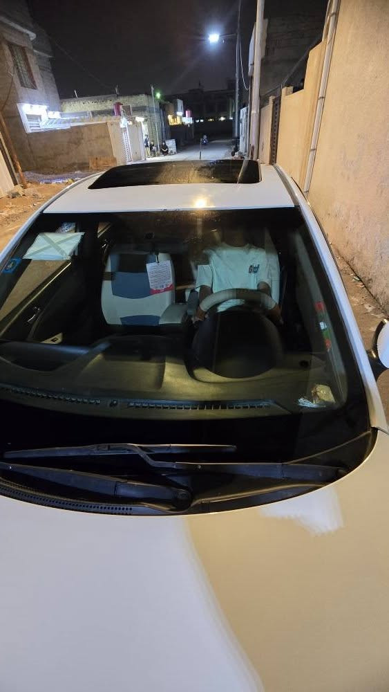 ياالله السلام عليكم 
البيع هونداي اكسنت خليجي محرك دوش 1600 رقم بصره نكليزي جديد فول مواصفات ماعدا البصمه السياره مكفوله من الحادث والضربه والصبغ فقط بيها بارد بعدت اماكن كتاب الفحص والسونار مرفق مع الصور العنوان البصره حمدان السعر ٨٨ وبيها مجال قليل جدأ ملاحظه السياره جاهزه محرك كير تبريد تدفأه طخم تاير منظومه زنون متكامله حساسات خلفيه كامره شاشه تاب تحكمات ستيرن فتحه بسقف اشاير بلمري *********** اخوان البيع فقط بدون مراوس البصرة, العراق
