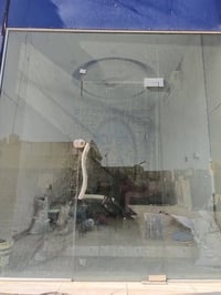 واجهة للبيع • ٣×٣ • زجاج ١٠ ملم