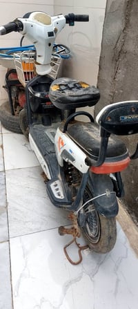 دراجة شحن • محتاجة باتري • بيها مجال