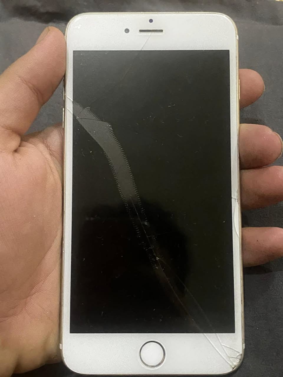 سلام عليكم 7 و6 بلاس ( 7 كوبي)

6 بلاس كان متروك هسا يرست

7 بلاس نظافة 98 % 100  لكن كوبي

اثنين نسخة 128

السعر 40

العنوان بغداد مدينه الصدر توصيل غير متوفر

***********
