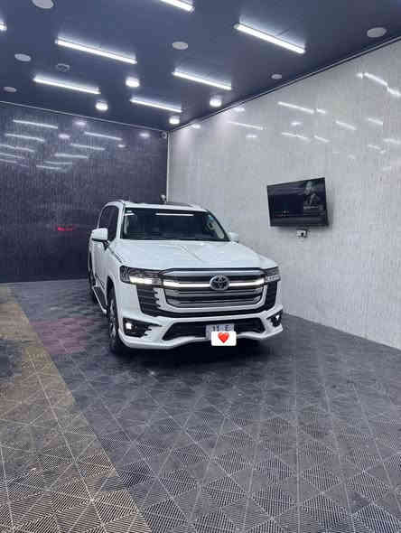 السلام عليكم 
لاند كروز GXR  LIMITED 
ضمان شركة SAS 
موديل ٢٠٢٣ ماشية ١٩ الف 
السيارة مكفولة كفالة عامة من الصبغ والبارد بدون اي ملاحظة 
رقم بغداد باسمنا تحويل مباشر 
السعر ٧٣٥ $ بيها مجال بسيط 
مكان السيارة موصل بغداد 
للاستفسار 
***********
