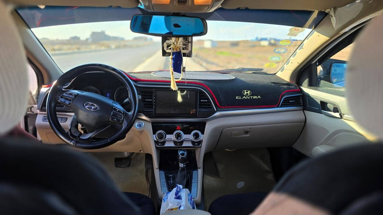 سلام عليكم النترا للبيع موديل 2020 محرك 2000 دوش دعاميات مبدله ماشيه ١٨٦ رقم هاتف *********** سياره خير من الله سعر 145 وبيه مجال
