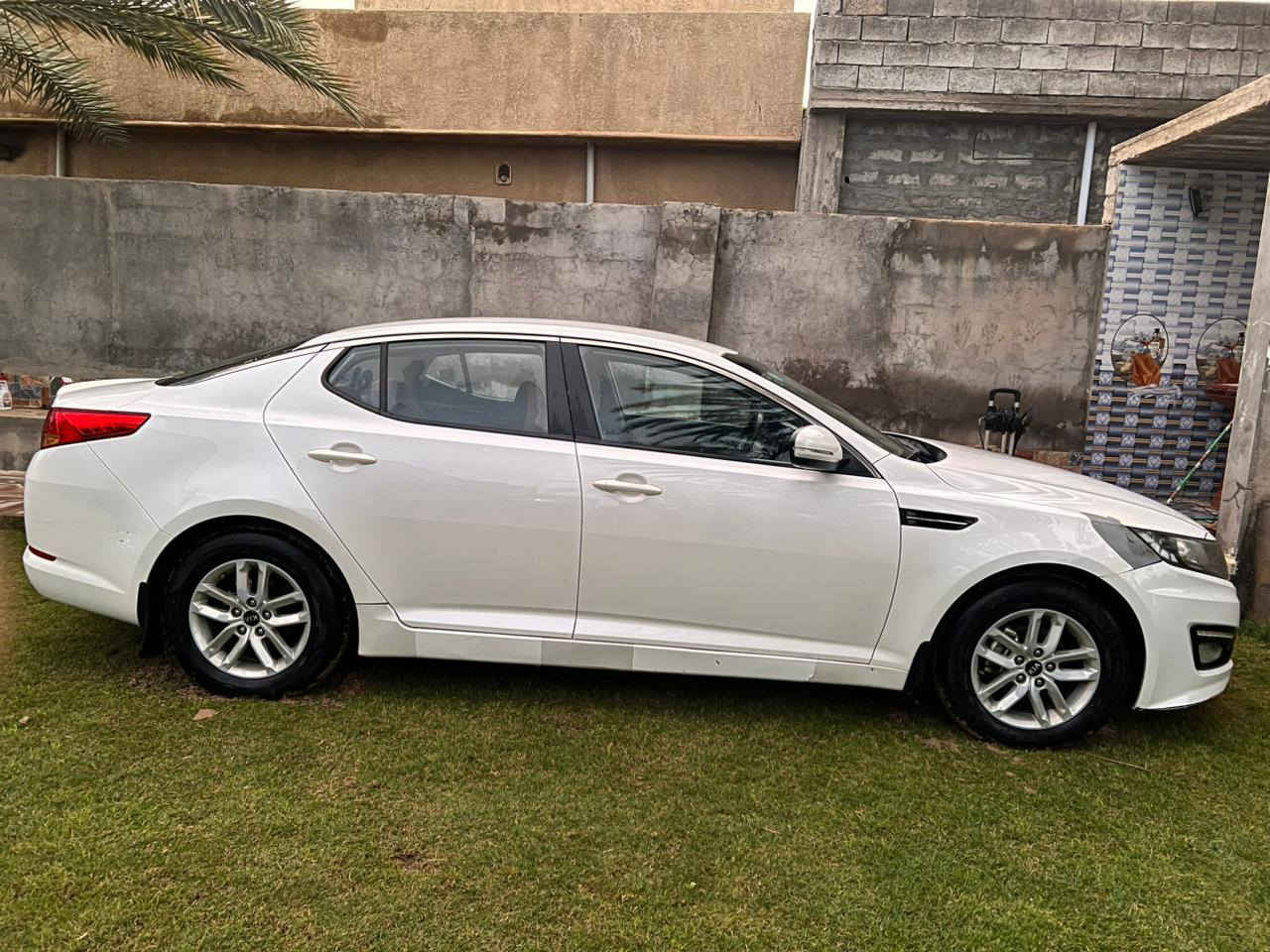 سلام عليكم 
اوبتيما 2011للبيع سعر120وبيهة مجال للطيبين سيارة كلين شرط  براس جاملغ الأمامي بارد***********
