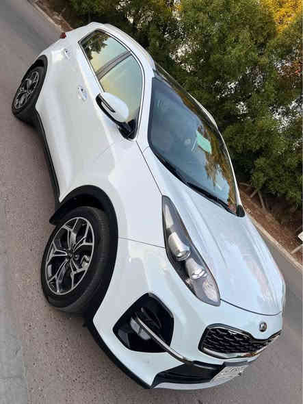 سبورتج 2021 خليجي جيتي لاين فول واحد على واحد 
سياره بيها باب تبديل نفس الون اثر طخه بسيطه بقيه سياره مكفوله شخط واحد مابيها جديده جدا ماشيه ٤٧ باسمي مواصفات الجيتي لاين معروفه مفوله سياره كير مكينه صدر تبريد كله بلاد ومكفول وحيل نضيف
عارضها ٢١٨ وبيها مجال للطيبين مكاني بغداد جديده شارع المسبح *********** بغداد
