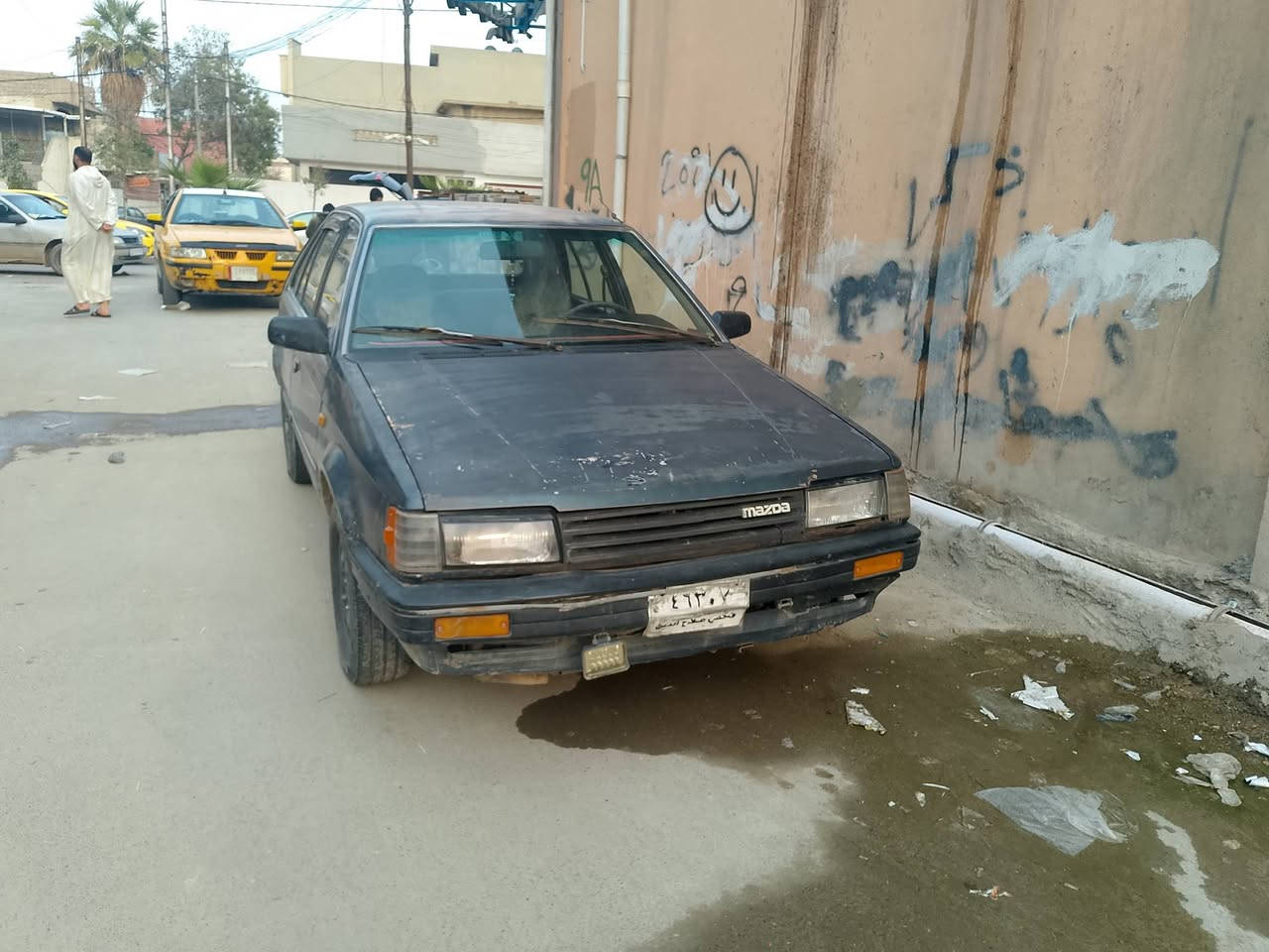 السلام عليكم اخواني انتباه انتباه 

سياره مازدا حجم 323 محرك كير شرط شرط الوكالة والتحويل 
اخواني السياره وضع شركه وضع شركه وضع شركه كلشي بيها يشتغل ما شي اسمه عطل جاهزه من كل النواحي رقم فحص صلاح الدين 
سياره وضع شركه نضيفه كلش 
***********

مكاني موصل الجانب الأيمن
