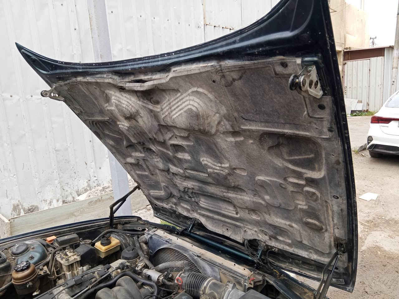 سلام عليكم بي ام 740 أصل أو فصل ثمانيه اسلندر تخم تاير جديد صدر امامي وخلفي جديد  كير ومحرك بالجيش سياره حلوة معنى الكلمه رقم انكليزي بسمنه وين متريد حول تبريد ثلج سعر 60 بي مجال قليل اتصال عليه رقم *********** مكان سيارة بغداد منصور دور سود
