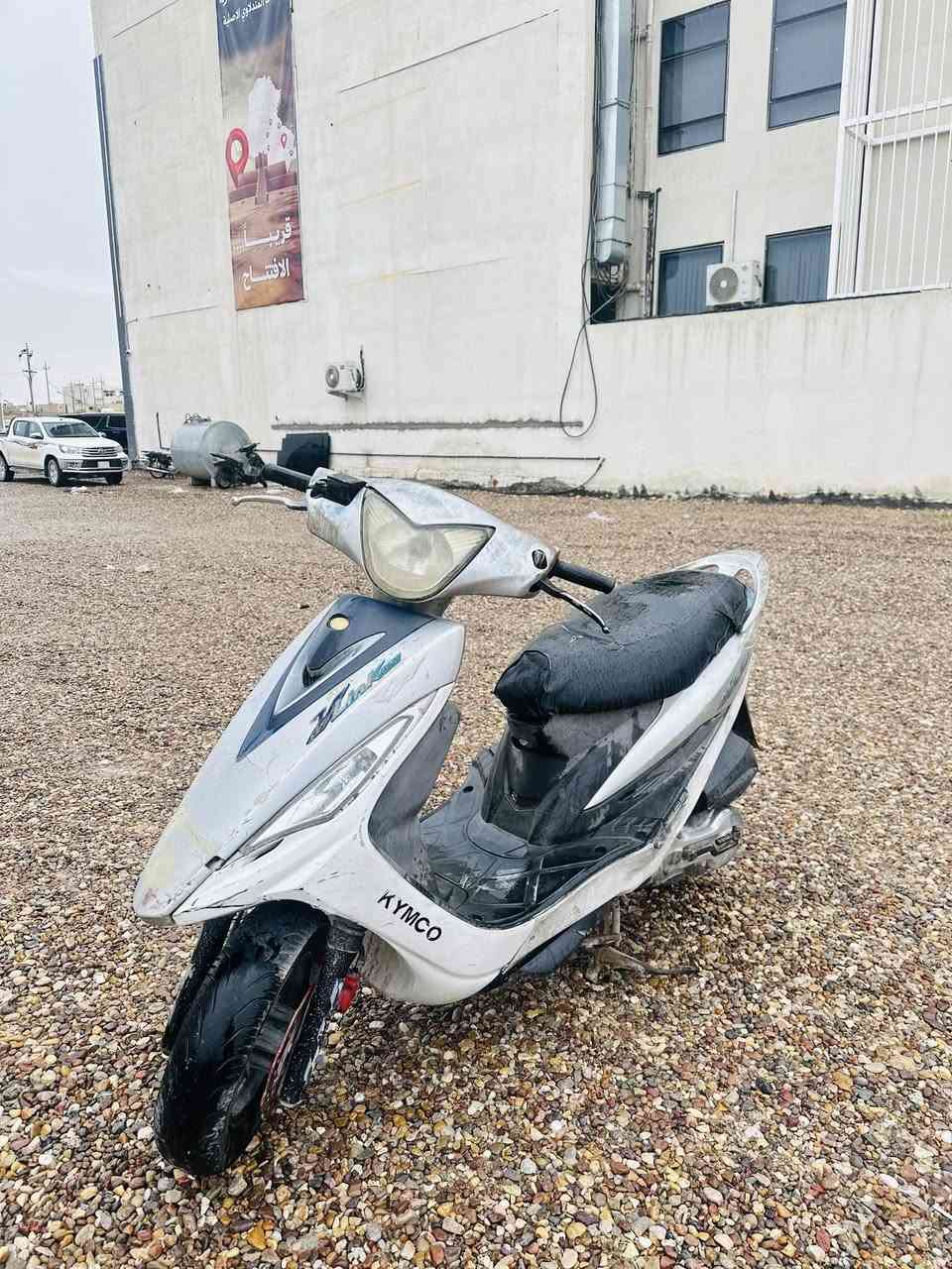 دراجه G5 للبيع مجفته مره وحده
نضافه الدراجه كلش حلوه 
جميع كهربائياتها شغاله
لايت عالي + ناصي 
ابريك امامي + خلفي
شغاله هندر + سلف 
السعر خاص او التواصل ع الرقم ***********
