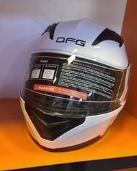 خوذه • فك قلاب • ابيض واسود