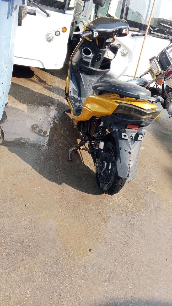 للبيع سكنس شحن بدون بطارية نقص الشاشة سعر 125 كاظمية الطي للاتصال ***********
