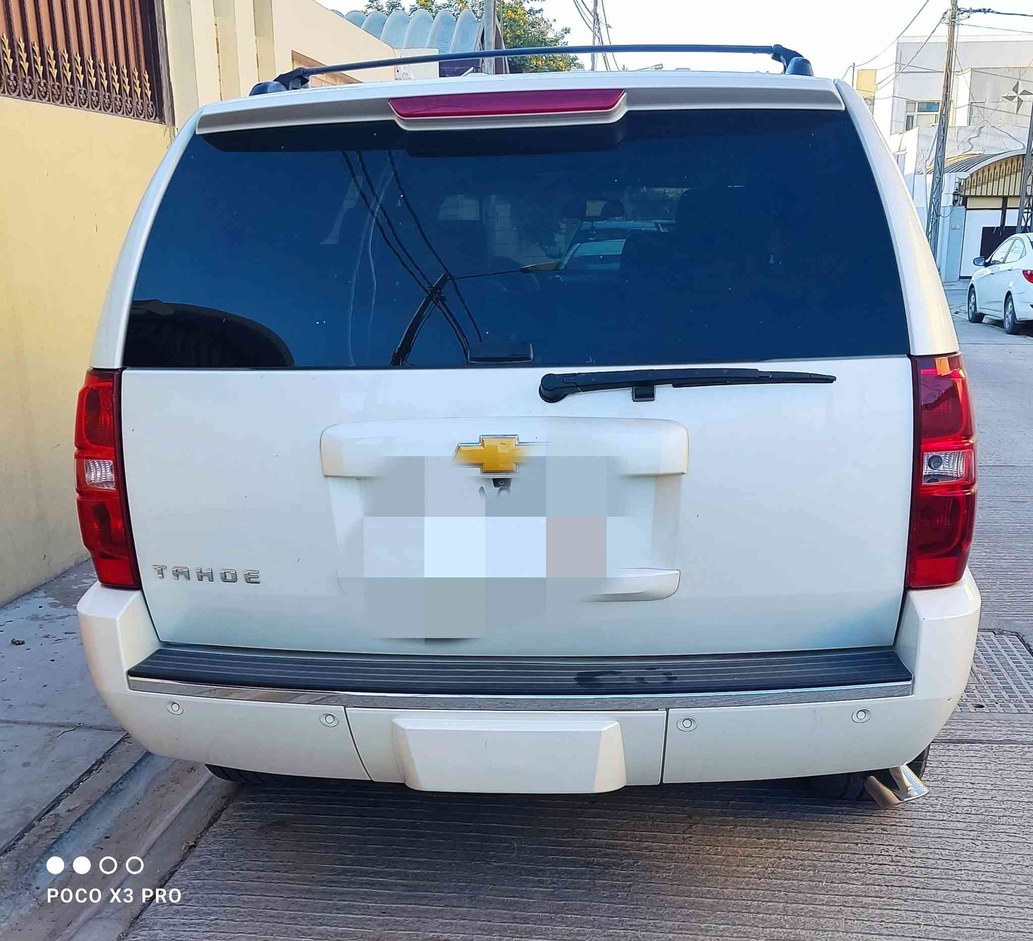 السلام عليكم...
للبيع شوفرليت تاهو 2014 LTZ  امريكي  حادثها بسيط جدا  صبغ على كد شبر بين الباب والچاملغ الامامي الايسر  
سياره دخول جديد  حديده سابقا
وحاليا اتسجلت وفق قرار 102 لسنة 2026 رقم بغداد 
الحاله _ ممتازة جدأ
كاميرا خلفية _ رادارات امامية وجانبية _ حساس _ بلاجكتور   _ كشنات جلد  كهرباء _ كشن خزن _ كشن تبريد تدفئه  _ صندوق جك  _  usb _ سلايد روف - فور ويل _  دوسات بانزين وبريك كهرباء - وبعد بيها كومه مواصفات تجي وتشوف بعينك افضل 
السيارة باقية ع نظافتها داخل جلد بيجي 
محرك وكير بحالة ممتازه برغي واحد مامفتوح بيها
بدون صوت بدون دخان بدون بخار 
ويل LTZ حجم 20 
للاستفسار الاتصال على الرقم ***********
