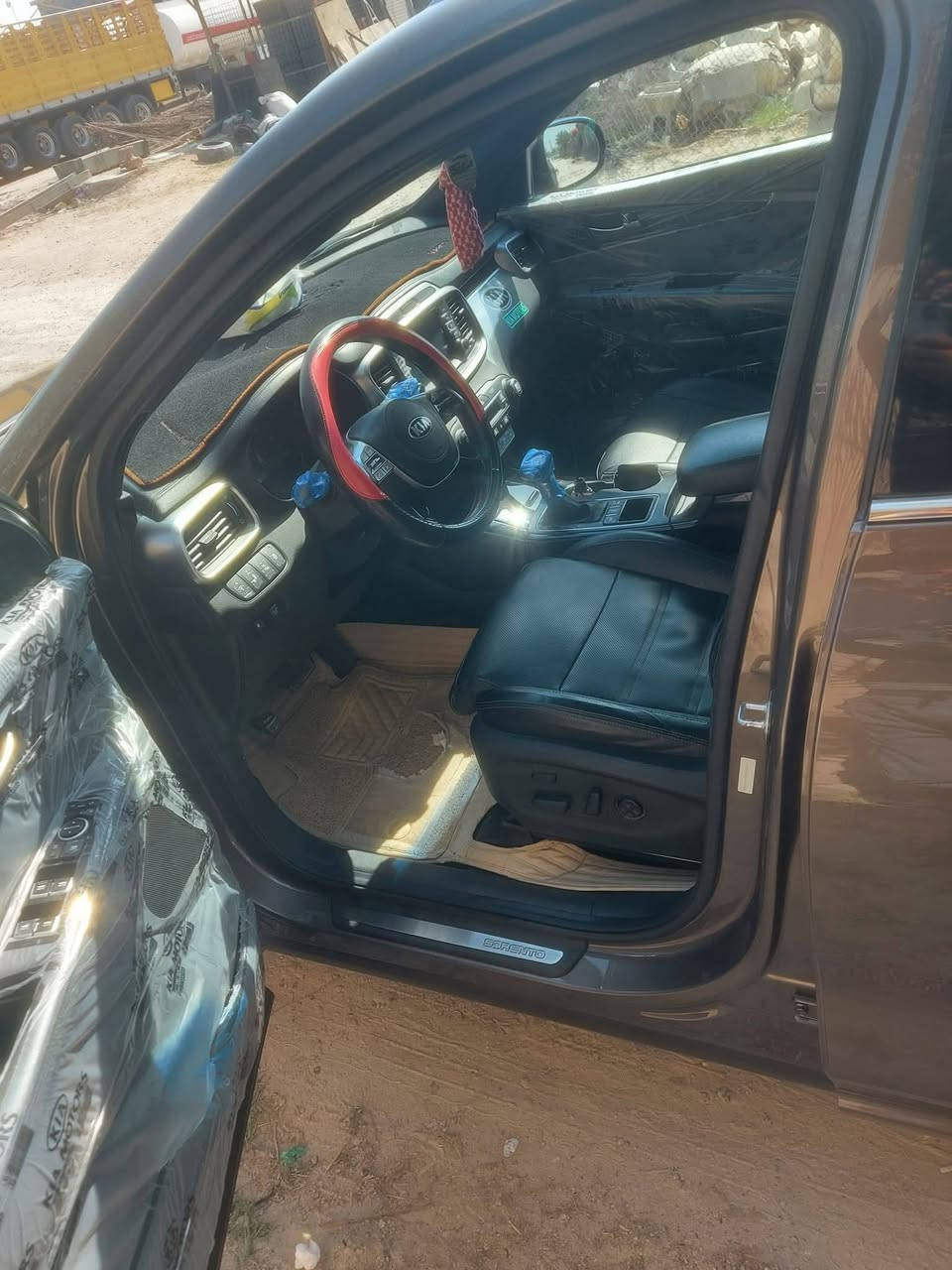 للبيع سورنتو 2019 SX فوول الفول
وارد امريكي السعر 180 وبيه مجال

حادث بنيد مبدل و قطعتين كلير

قطرة صبغ ما بيها ولا بارد 

السياره جاهزه من كلشي 

تخم تاير

المواصفات 

ذاكرة خزن مقاعد 2 السائق والراكب 

2 بصمه باب السائق والراكب

بانوراما 

فول تحكم ستيرن

مقاعد جلد تحكم كهرباء

مقاعد تدفئة +تبريد 

شاحن لاسلكي 

تحديد مسار 

كروز مثبت سرعه 

نقاط عمياء 

نضام كار بلي 

تبريد ثلاث قطع منفصل 

باب الجنطه كهرباء 

ثلاث انضمة لوضعيات القياده

فول حساسات امامي وخلفي

مانع انزلاق

تحديد مسار GPS

مرايات شفط كهرباء

 وهواي مواصفات اخرى ما ذكرتها

للاستفسار ***********
