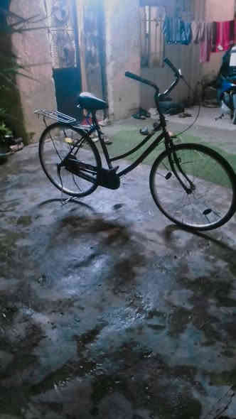 سلام عليكم بايسكل حجم26نضيف90٪موديل 2018 بس مبدل ويلات السعر50وبي مجال المكان كربلاء حي العسكري الحر رقم الستفسار ***********
