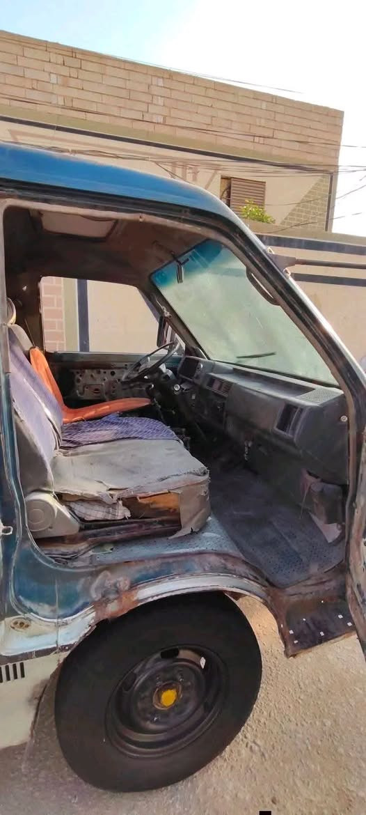 مستعجل ......بسته م1994 راعي موجود رقم بابل احمر 
مكينه بيه كازكت يعني ابيعك كايمه 
مكاني نجف قفل 12ورقه.


**إذا كنت صاحب هذا الإعلان وتريد حذفه لأي سبب، رجاءا أرسل رسالة إلى الدعم الفني**