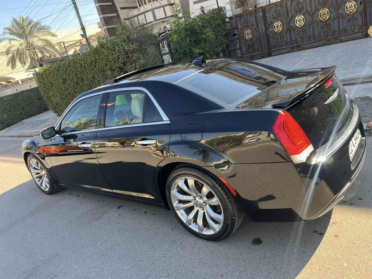 السلام عليكم اخوتي 

كلايسر اوباما موديل 2017 C300 لتمدد 
فول مواصفات 
تشغيل عن بعد 
تدفئة تبريد كشنات 
بانوراما 
كشنات جلد 
قطتعين تبريد 
ويل كب كروم 
تدفئة خلفية كشن 
بردة كهرباء 
السيارة كليين تايتل 
ماشية 140 الف كيلو وليس ميل 
رقم اربيل ب اسمي تحويل ثاني يوم 

مكان السيارة بغداد السيدية 
السعر:243  ورقة و بيها مجال بسيط 

الرقم : ***********
