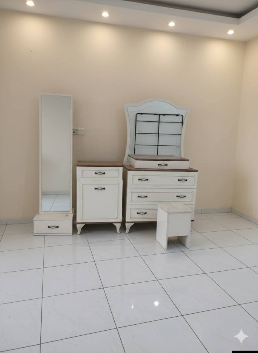 غرفة نوم تركي ٩ قطع (بدون دوشك) مستعمله نظافة ٩٥ % كلش نظيفه


**إذا كنت صاحب هذا الإعلان وتريد حذفه لأي سبب، رجاءا أرسل رسالة إلى الدعم الفني**